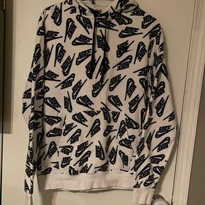 Nike Black & White Logo Hoodie – Men’s Medium